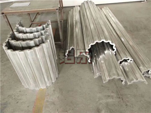铝乐包柱铝单板告诉大家快速选择高品质包柱铝单板
