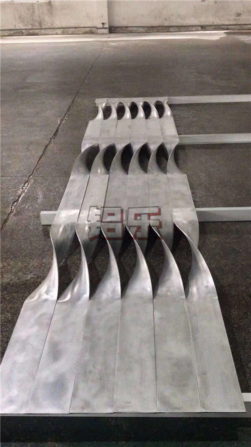 如何挑选一个可靠的氟碳铝单板生产公司